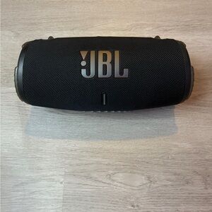 JBL Black Wireless Portable Speaker with Compact Design
